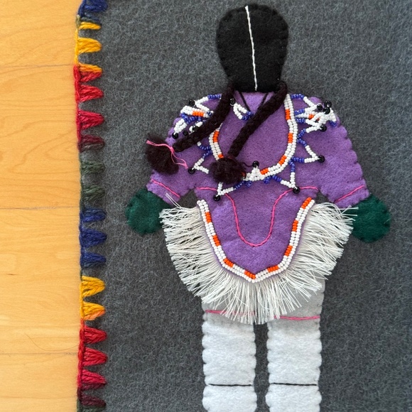 Handmade Inuit Style Felt Mat - Picture 2 of 7